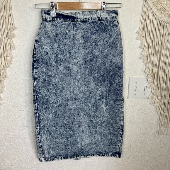 BONGO Dresses & Skirts - Bongo vintage acid wash midi denim jean skirt size 5